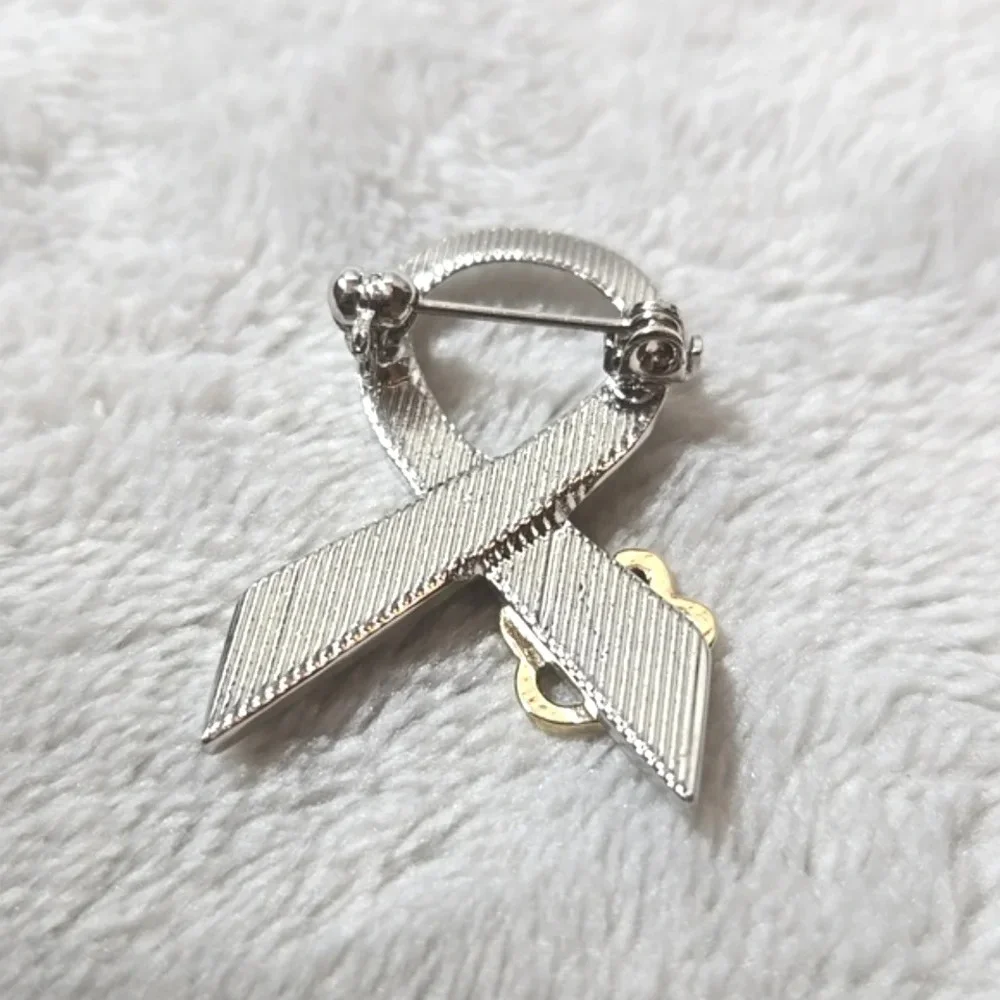 #447 Ribbon puppy paw brooch - Picture 4 of 4